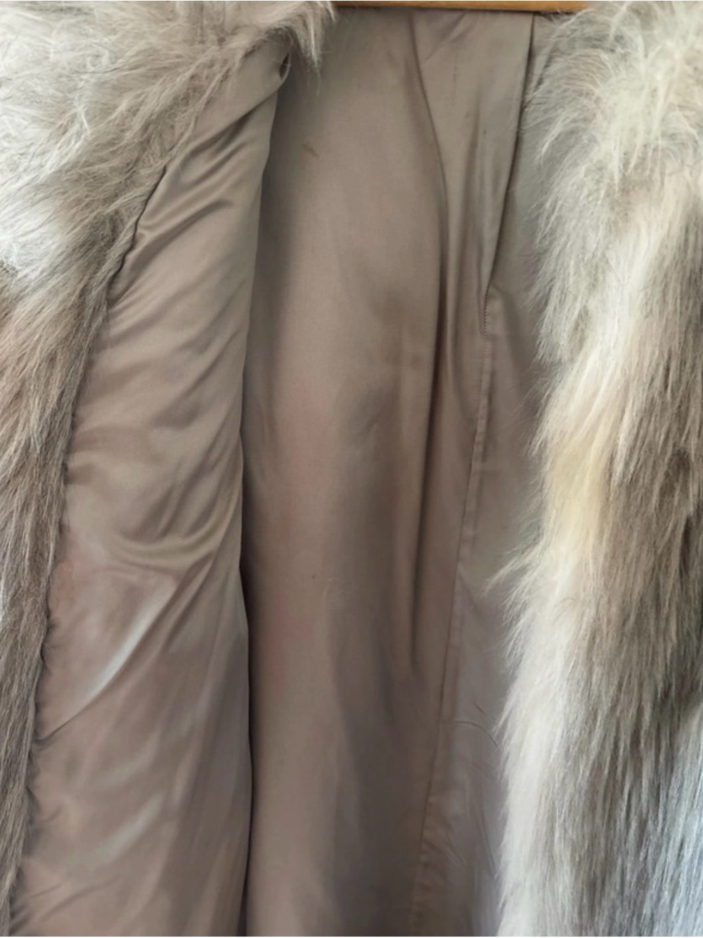 Vintage Cream Faux Fur Coat - Women's Jacket & Coats Capes - Picture 7 of 10